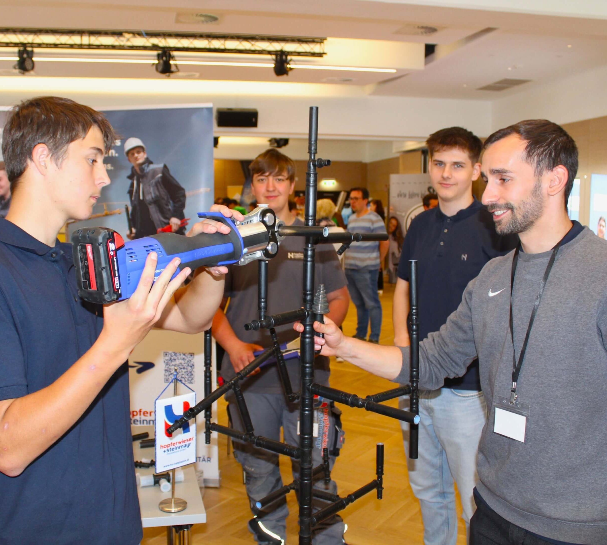 Wo Zukunft beginnt: HOWI beim Karriere Clubbing in der Wirkstatt Hausmening